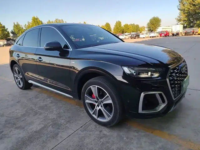 Audi Q5L Sportback — Фото автомобиля 3