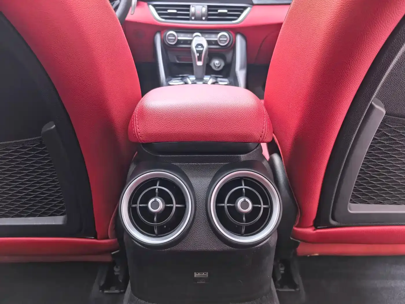 Alfa Romeo Giulia 2021 2.0T 280HP Luxury — Фото автомобиля 14