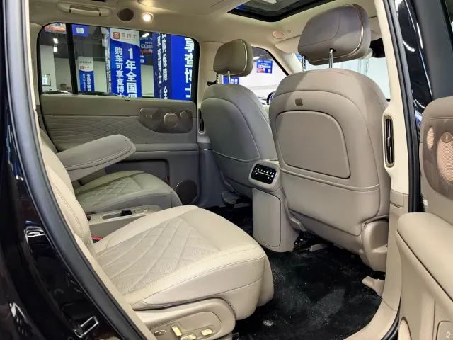 IM Motors LS9 — Фото автомобиля 24