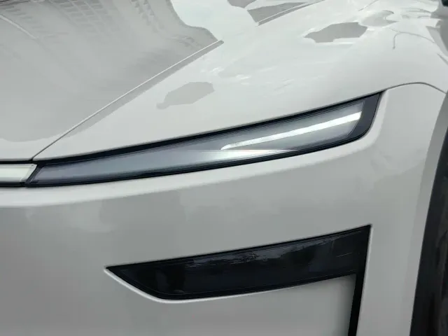 Tesla Model Y — Фото автомобиля 10