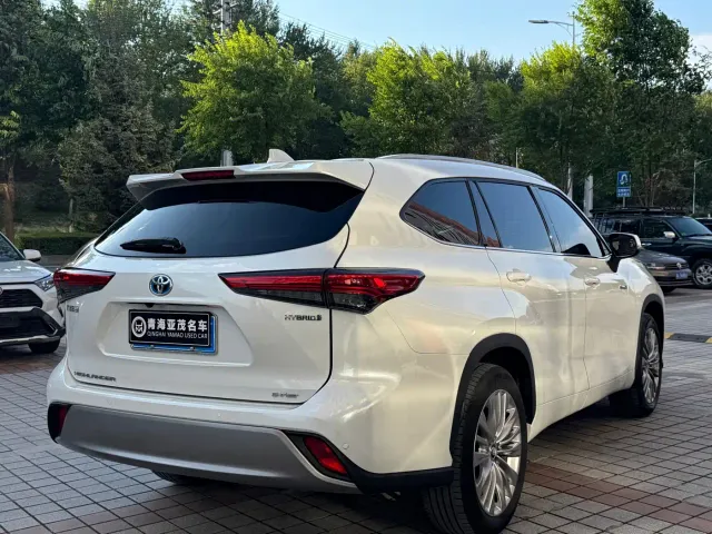 Toyota Highlander — Фото автомобиля 17