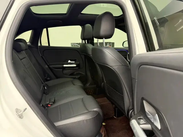 Mercedes-Benz GLA-Class — Фото автомобиля 10