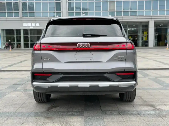 Audi Q6 — Фото автомобиля 6