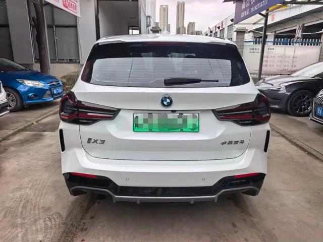BMW iX3 — Фото автомобиля 14