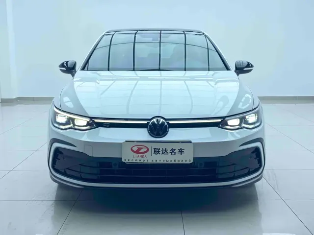 Volkswagen Golf — Фото автомобиля 2