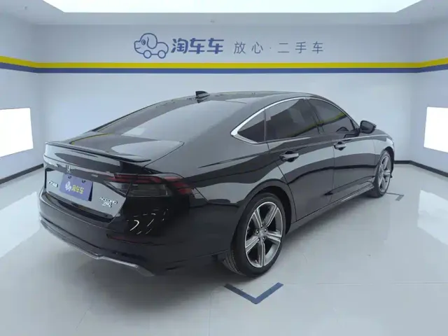 Honda Accord — Фото автомобиля 3