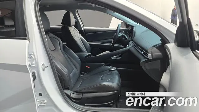 Hyundai Avante CN7 — Фото автомобиля 16