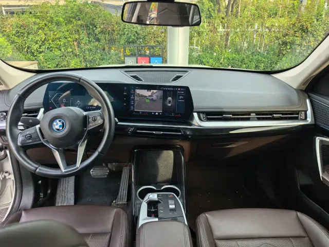 BMW iX1 — Фото автомобиля 20