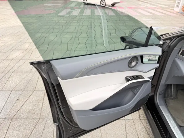 Lotus Eletre — Фото автомобиля 10