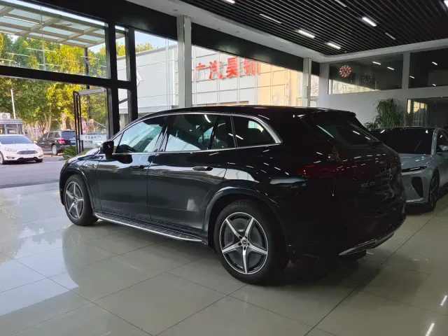 Mercedes-Benz EQS SUV — Фото автомобиля 6