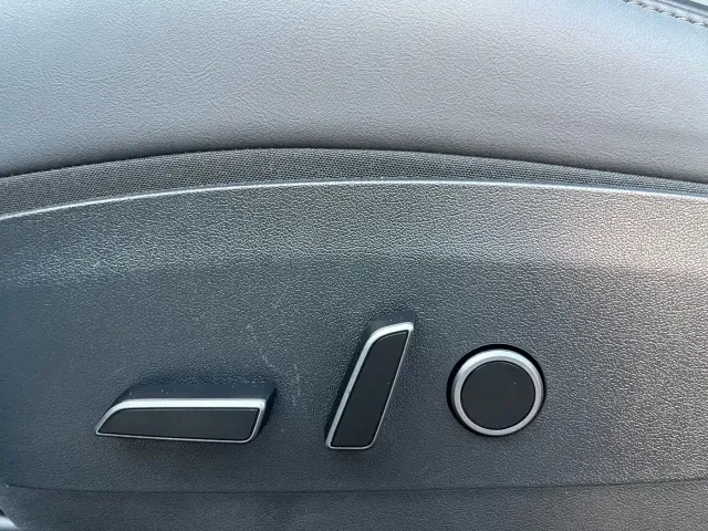 Tesla Model Y — Фото автомобиля 25