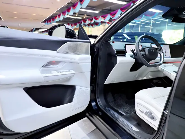 Xpeng G9 — Фото автомобиля 7