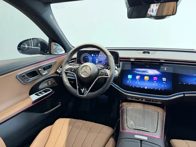 Mercedes-Benz E-Class — Фото автомобиля 18