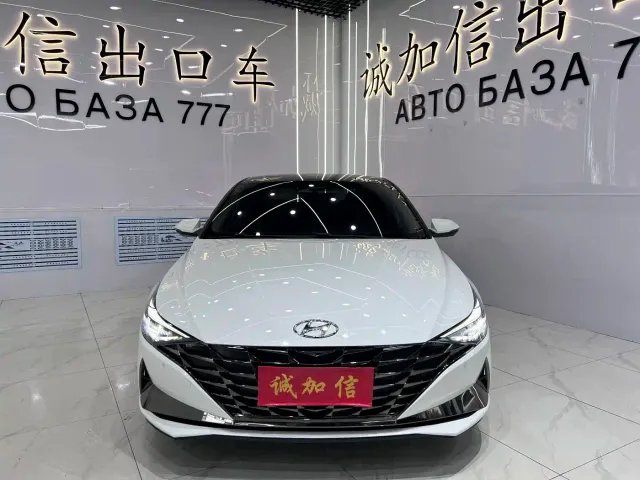 Hyundai Elantra — Фото автомобиля 2