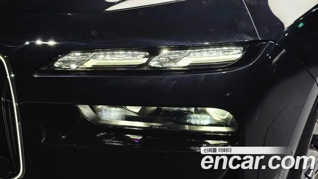 BMW i7 G70 — Фото автомобиля 22