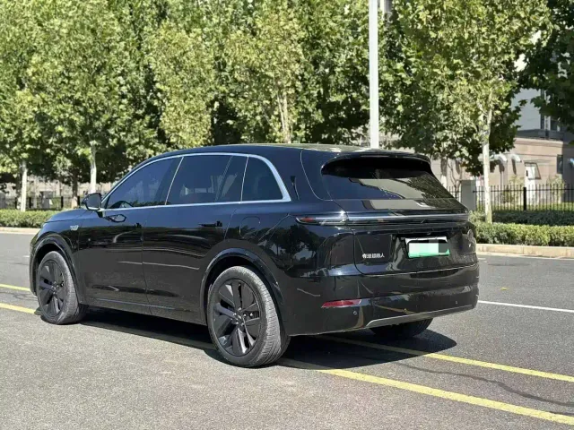 Li Auto L7 — Фото автомобиля 7