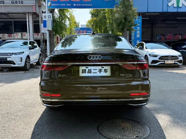 Audi A8 — Фото автомобиля 5