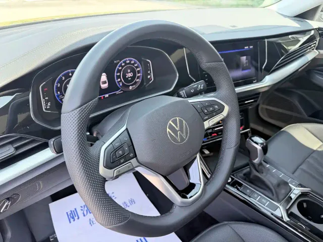 Volkswagen Passat — Фото автомобиля 5