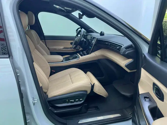 Nio ES8 — Фото автомобиля 16