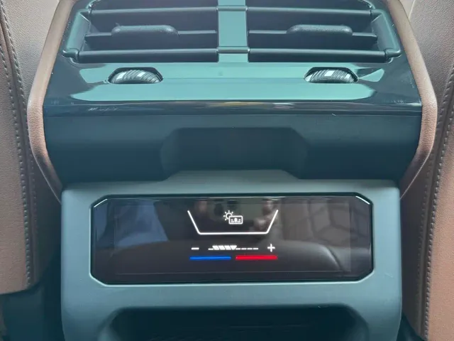 BMW i5 — Фото автомобиля 11
