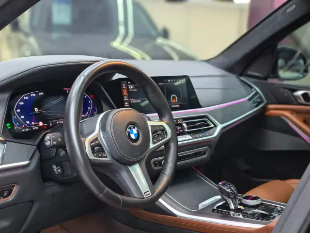 BMW X7 — Фото автомобиля 14