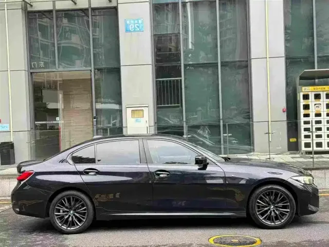 BMW BMW 3 Series 2023 325Li M Sport Black Night Package — Фото автомобиля 4