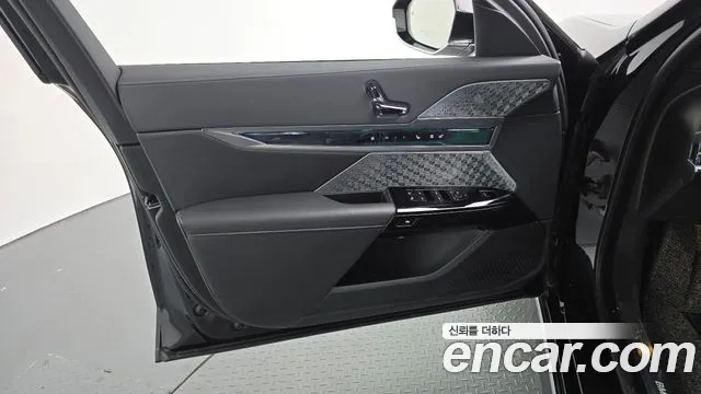 BMW 7 Series G70 — Фото автомобиля 23
