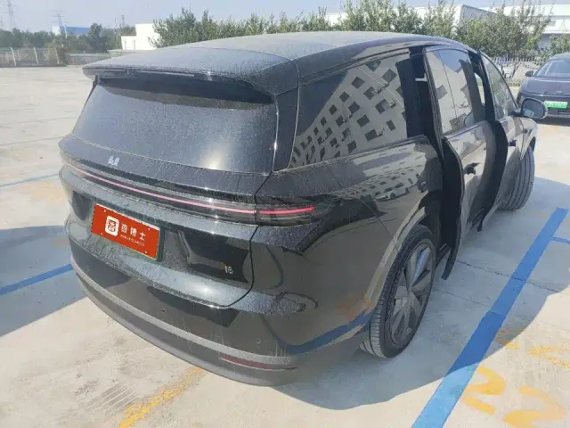 Li Auto i8 — Фото автомобиля 2