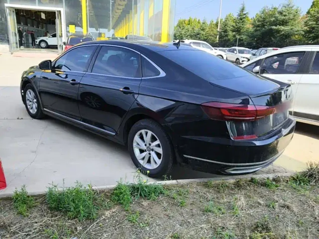 Volkswagen Passat — Фото автомобиля 4
