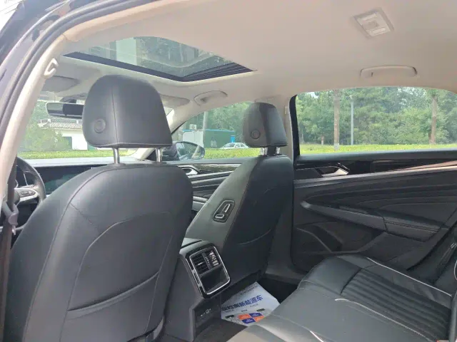 Volkswagen Passat — Фото автомобиля 8