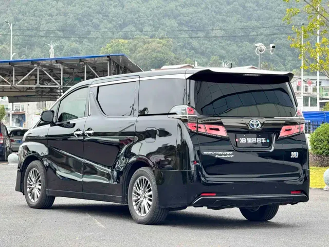 Toyota Vellfire — Фото автомобиля 10