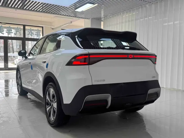 Changan Qiyuan Q05 — Фото автомобиля 4