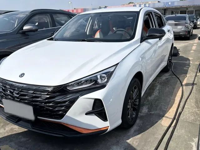 Фотография автомобиля — Dongfeng Yixuan