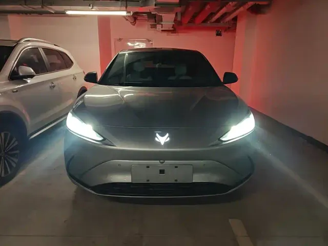 Arcfox Alpha S — Фото автомобиля 2