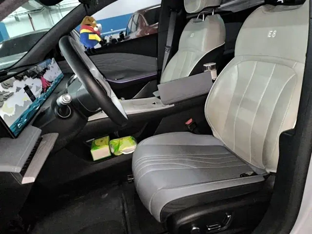 Geely Galaxy E8 — Фото автомобиля 11