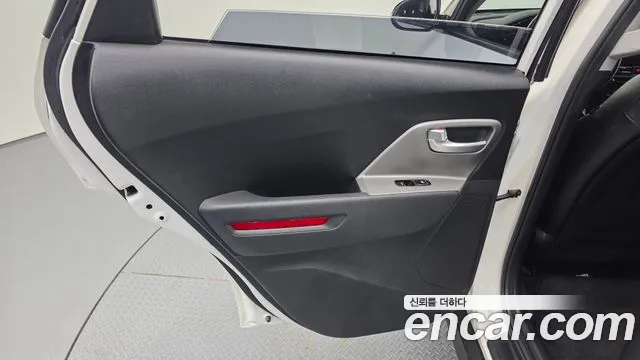 Kia Niro — Фото автомобиля 14
