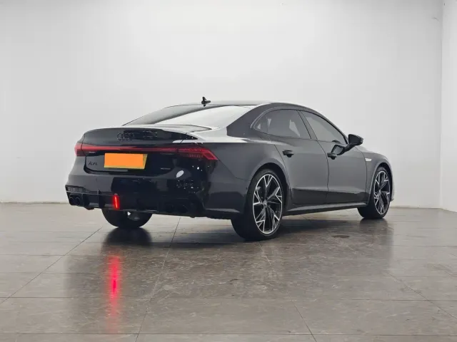 Audi A7L — Фото автомобиля 3