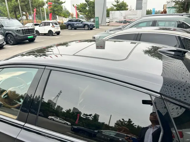 Hongqi H9 — Фото автомобиля 7