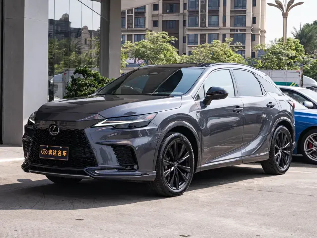 Фотография автомобиля — Lexus RX