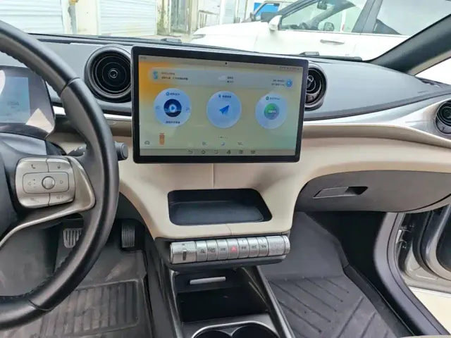 BYD Dolphin 2024 Glory Edition 420km Freedom Edition — Фото автомобиля 12