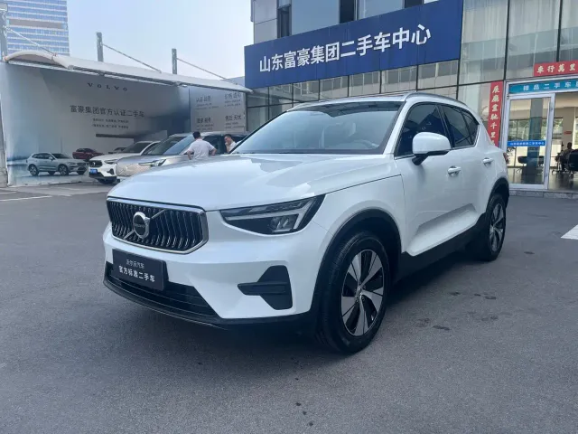 Фотография автомобиля — Volvo XC40