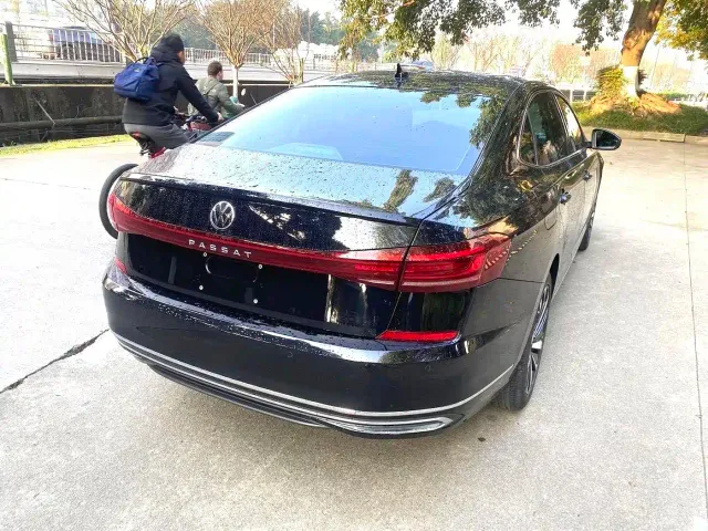 Volkswagen Passat — Фото автомобиля 10