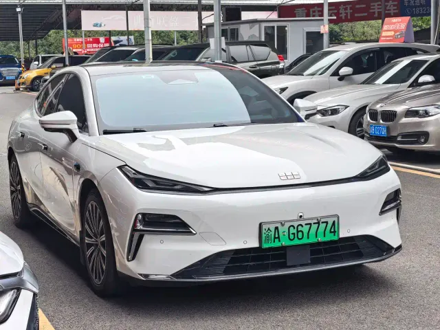 Geely Galaxy Xingyao 8 — Фото автомобиля 3