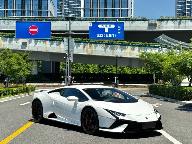 Lamborghini Huracan — Фото автомобиля 2
