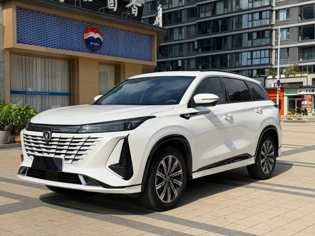 Фотография автомобиля — Changan CS75 Plus