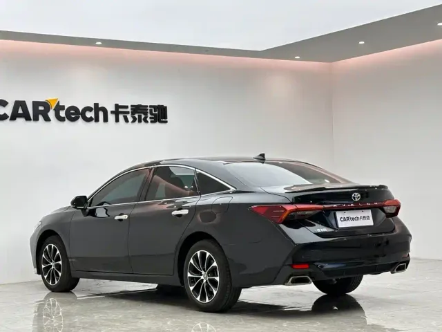 Toyota Avalon — Фото автомобиля 3