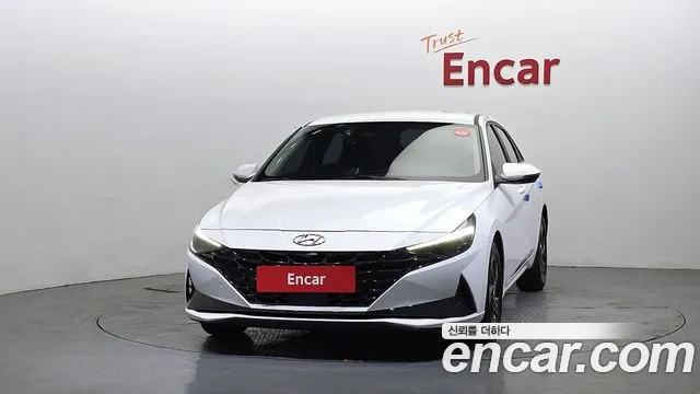 Hyundai AVANTE Avante (CN7) — Фото автомобиля 3