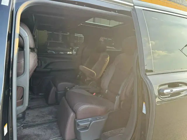 Toyota Sienna — Фото автомобиля 6