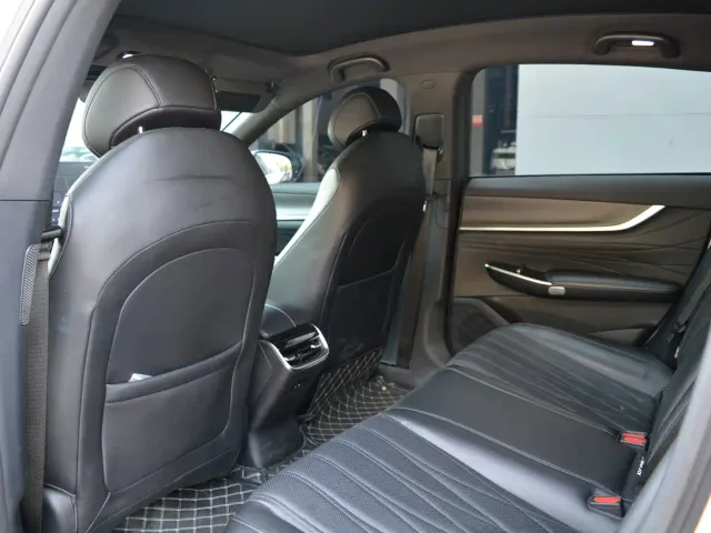 Changan Qiyuan A07 — Фото автомобиля 9