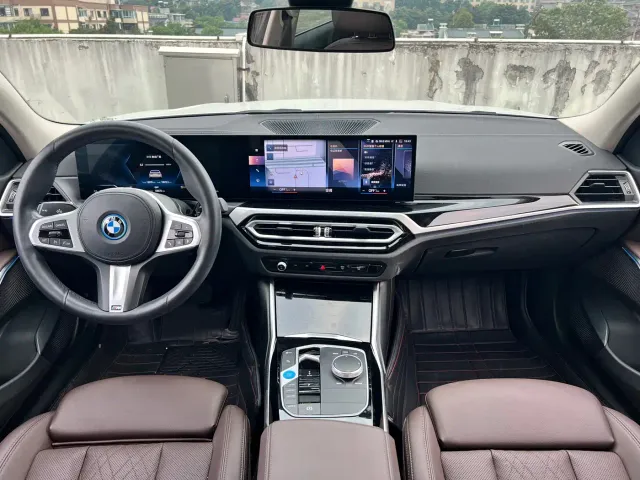 BMW i3 — Фото автомобиля 4